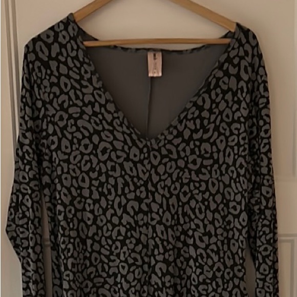 Smash and Tess Romper❤️ Likely the most comfortable thing you will wear. - Picture 1 of 2